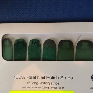 Color Street - Clover and Out